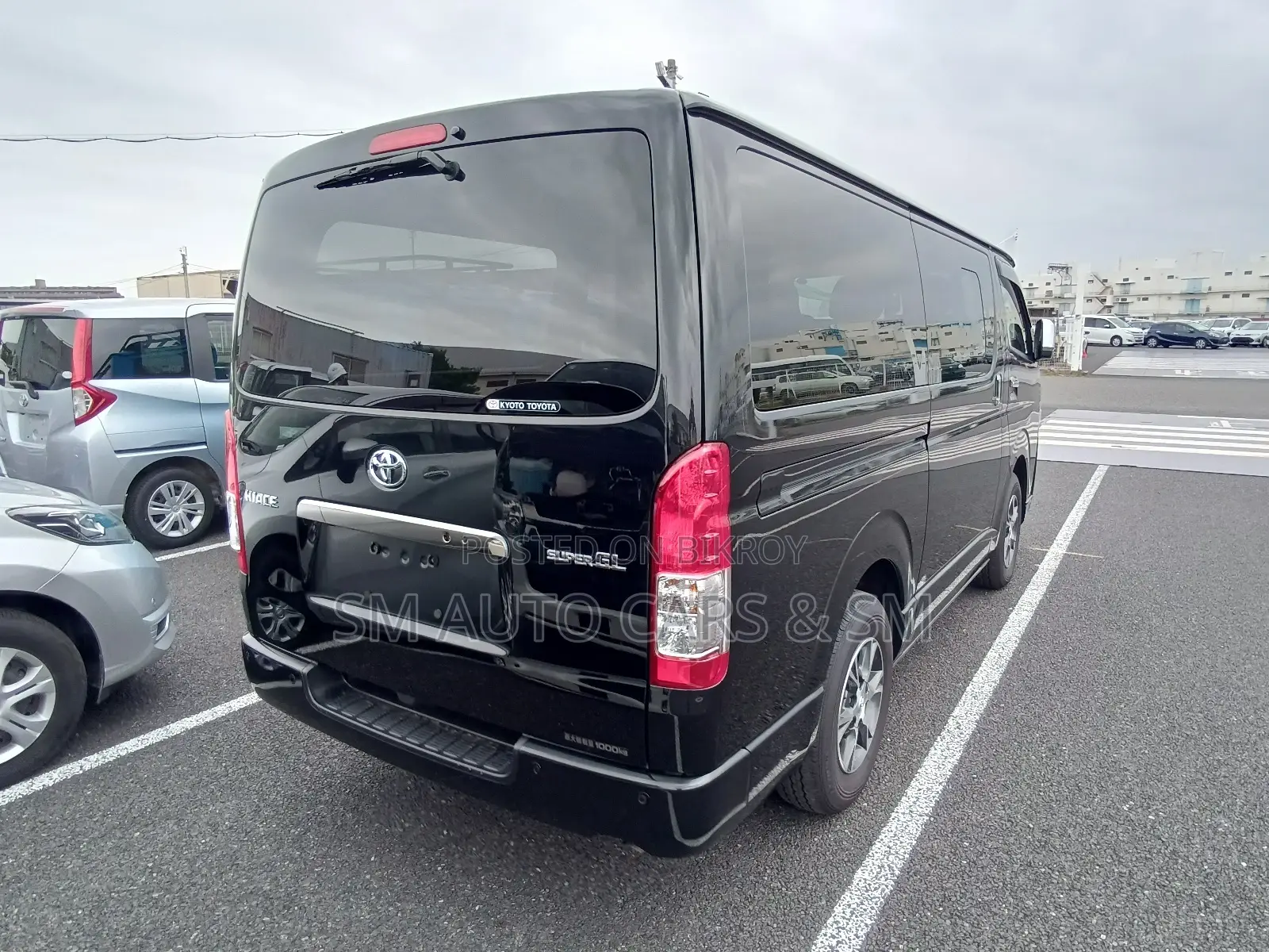 Toyota HiAce 2023 Black