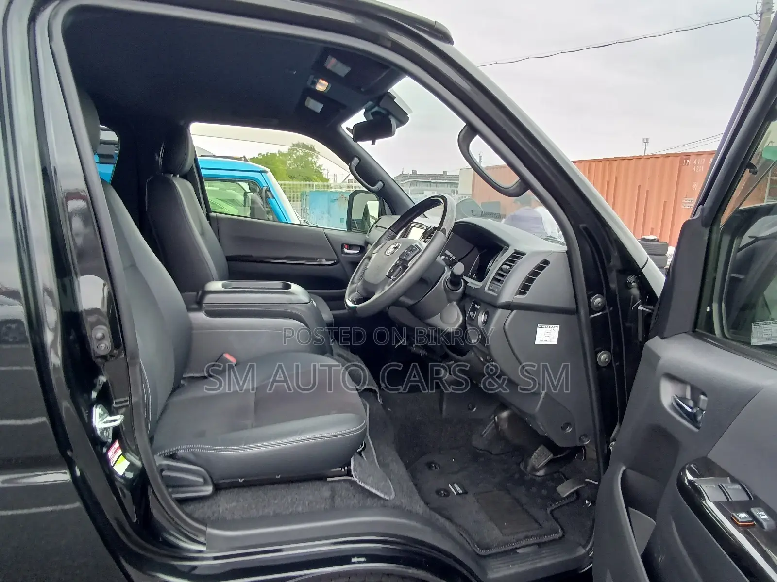 Toyota HiAce 2023 Black