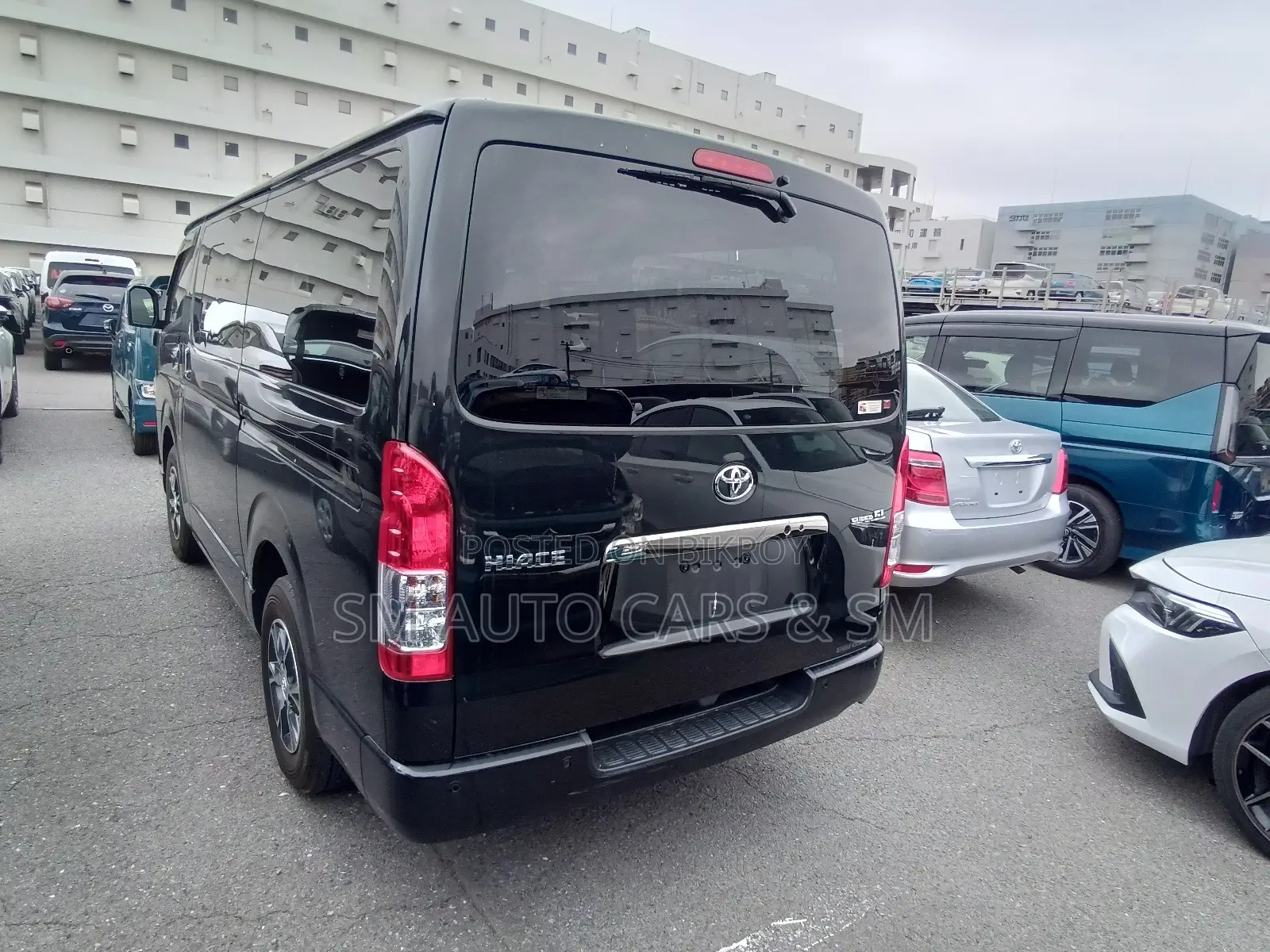 Toyota HiAce 2023 Black