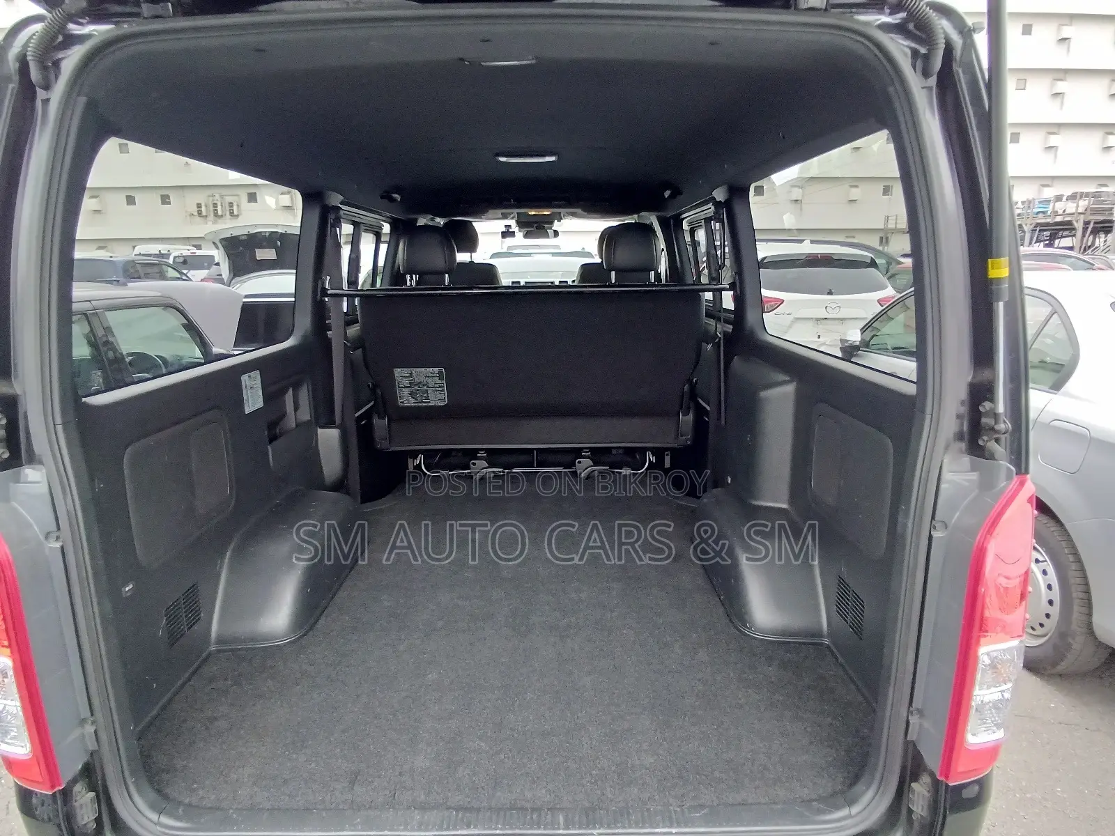Toyota HiAce 2023 Black
