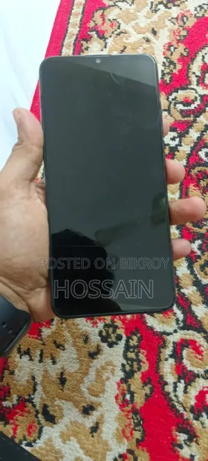 Walton 4 GB Black