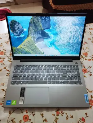 Laptop Lenovo 3GB Intel SSD 256GB