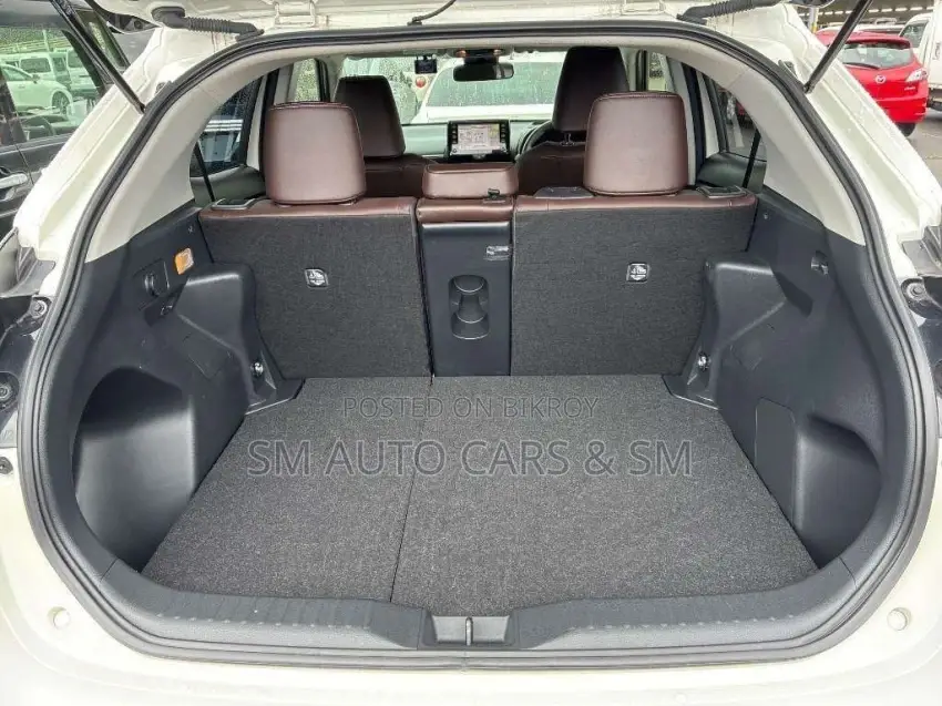 Toyota Yaris Cross 1.5 Hybrid FWD 2021 Pearl