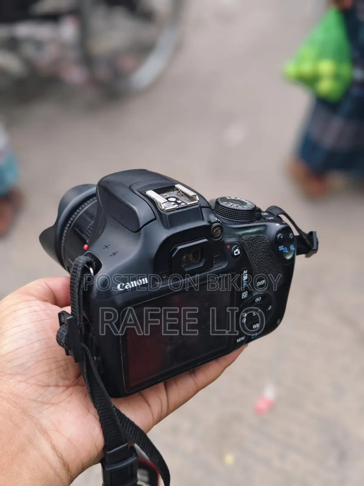 1200D সাথে 50mm Prime Lens ( স্মুথ ব্লার)