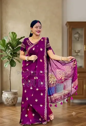  প্রিমিয়াম সেমি মসলিন শাড়ি (ম্যাচিং ব্লাউজ পিসসহ)