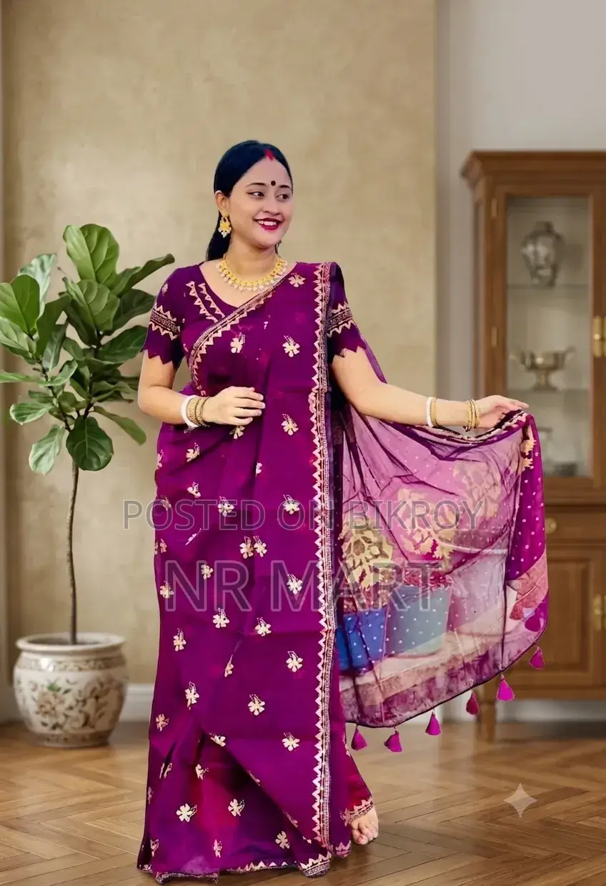  প্রিমিয়াম সেমি মসলিন শাড়ি (ম্যাচিং ব্লাউজ পিসসহ)