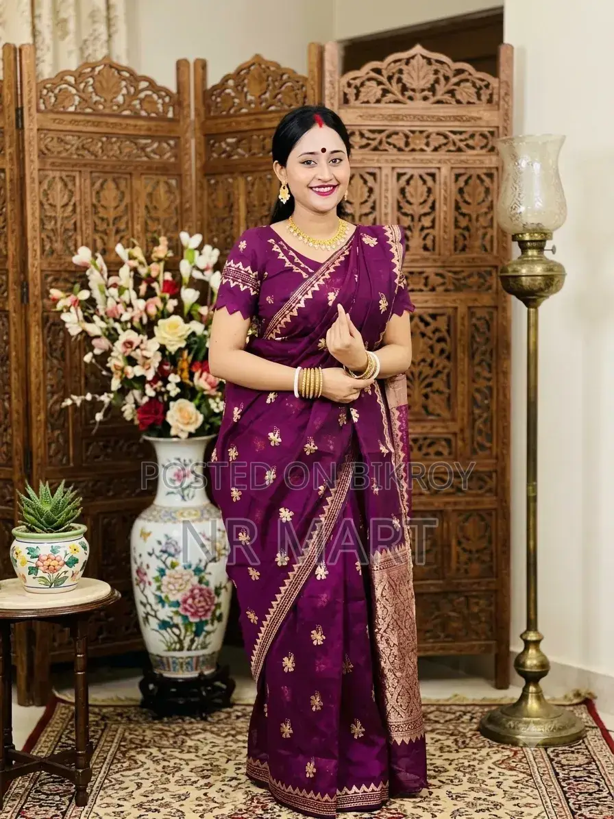  প্রিমিয়াম সেমি মসলিন শাড়ি (ম্যাচিং ব্লাউজ পিসসহ)