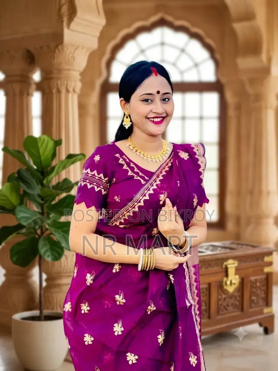  প্রিমিয়াম সেমি মসলিন শাড়ি (ম্যাচিং ব্লাউজ পিসসহ)