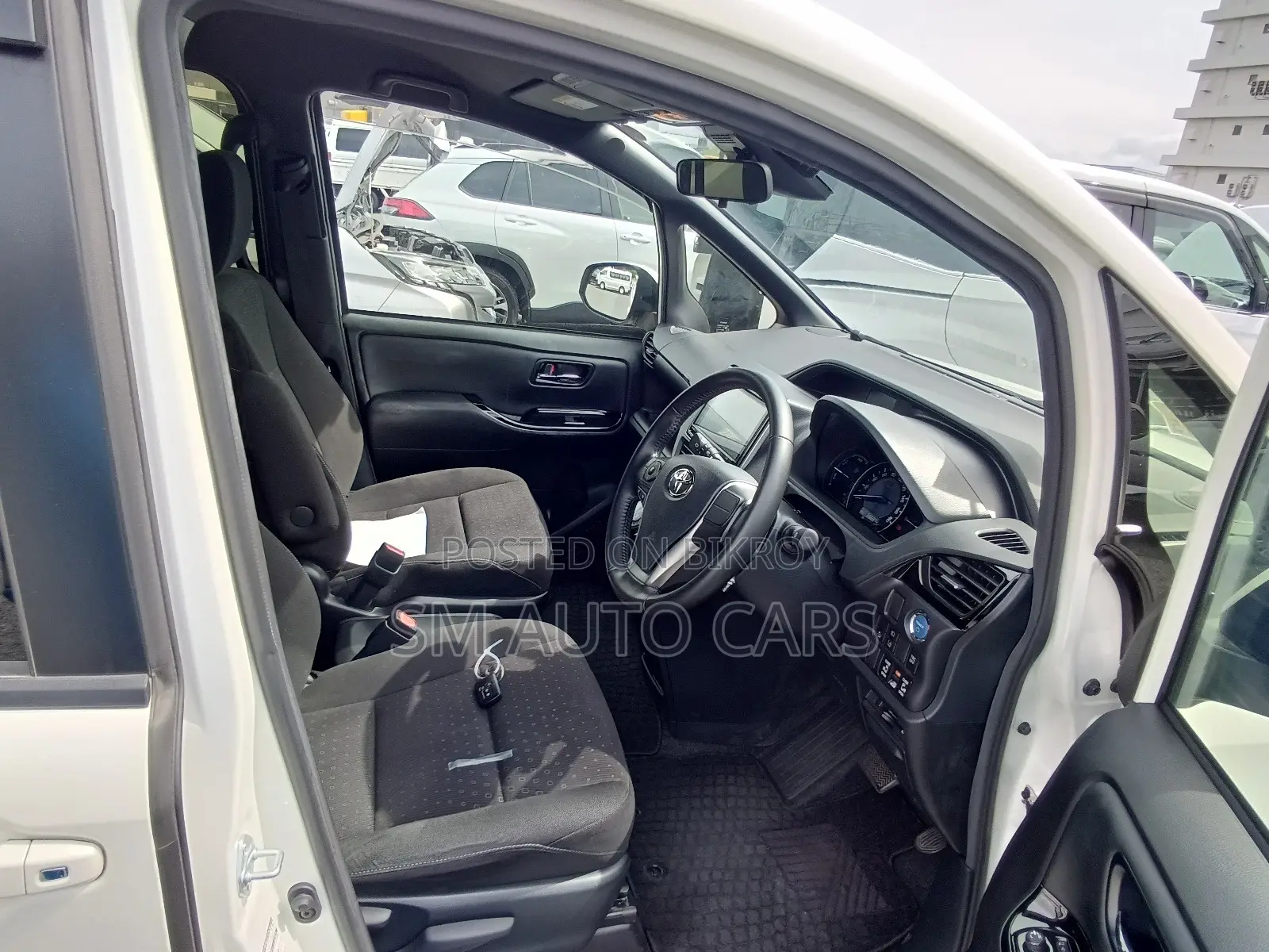 Toyota Noah 1.8 FWD Hybrid (7 seater) 2021 Pearl