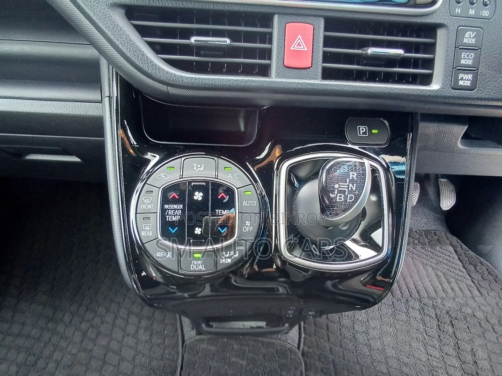 Toyota Noah 1.8 FWD Hybrid (7 seater) 2021 Pearl