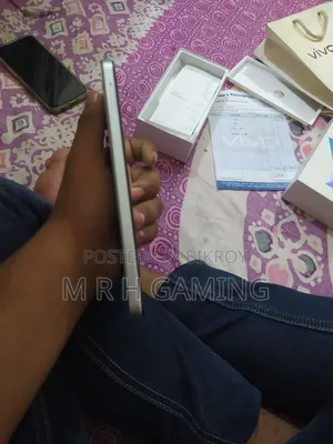 ভিভো ওয়াই১৮ ১২৮ জিবি