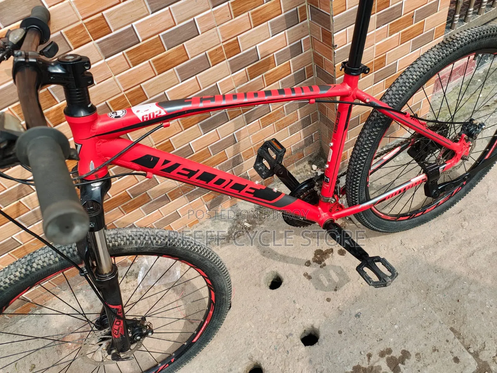 Veloce Outrage 602