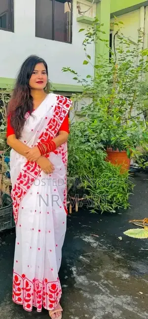  প্রিমিয়াম হাফ সিল্ক ব্লক প্রিন্ট শাড়ি