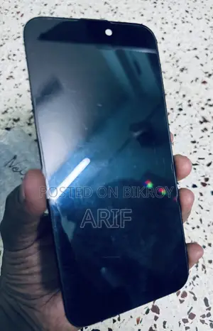 iPhone 15 Pro Max. অরিজিনাল ডিসপ্লে ডেড ডিভাইস থেকে খোলা।