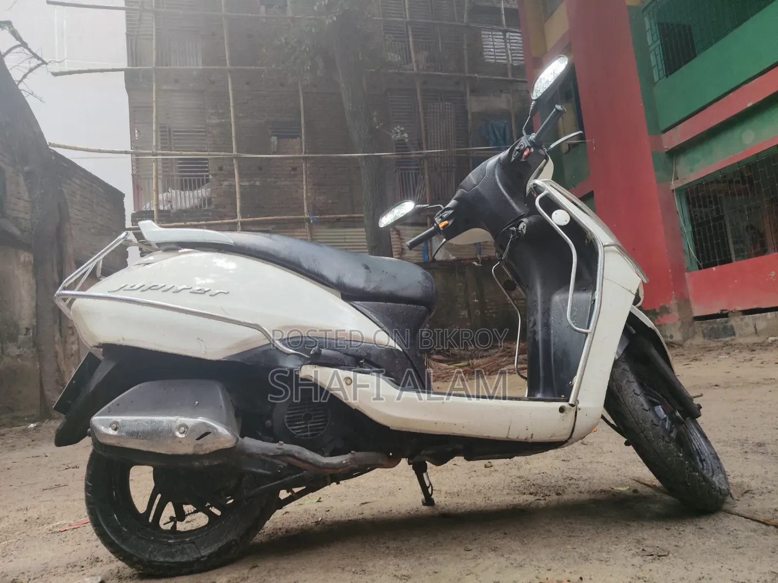টিভিএস ২০১৬ সাদা