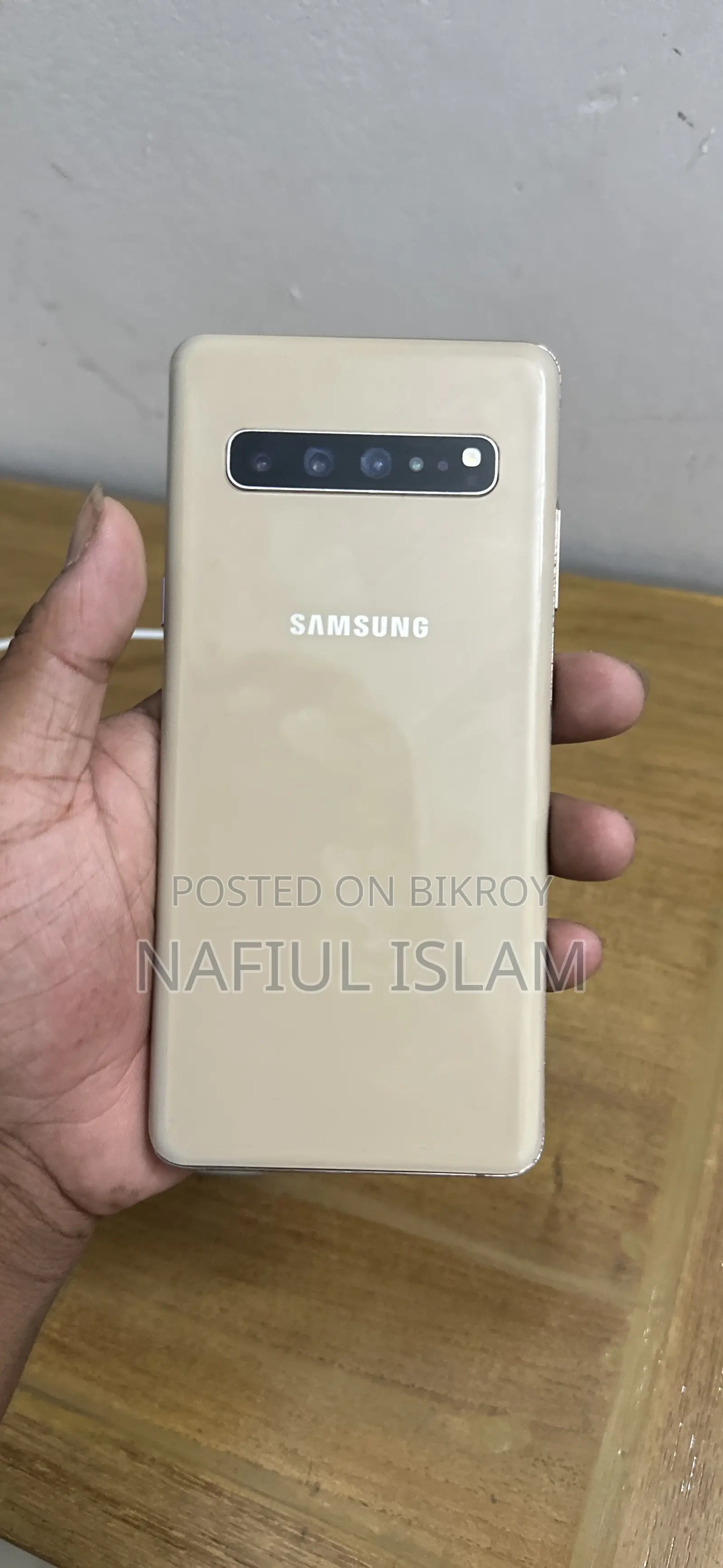 স্যামসাং গ্যালাক্সি এস১০ ৫জি ২৫৬ জিবি গোল্ড