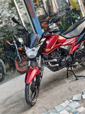 সুজুকি হায়াতে স্পেশাল এডিশন ২০২০ লাল