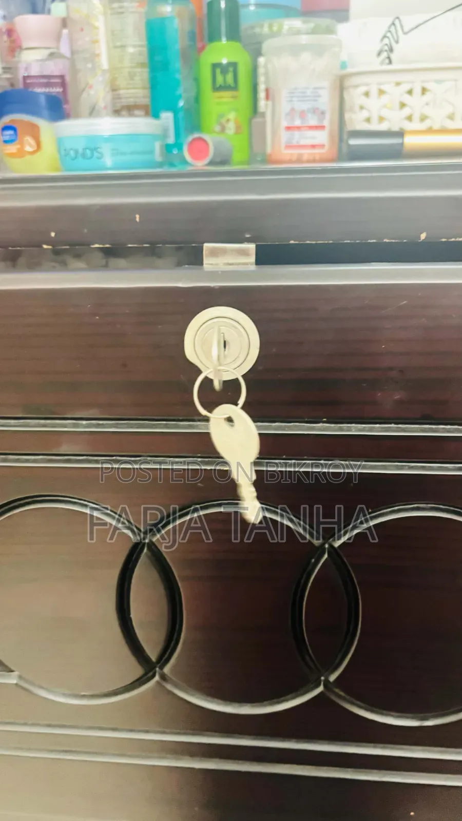 Wardrobe Sell Post