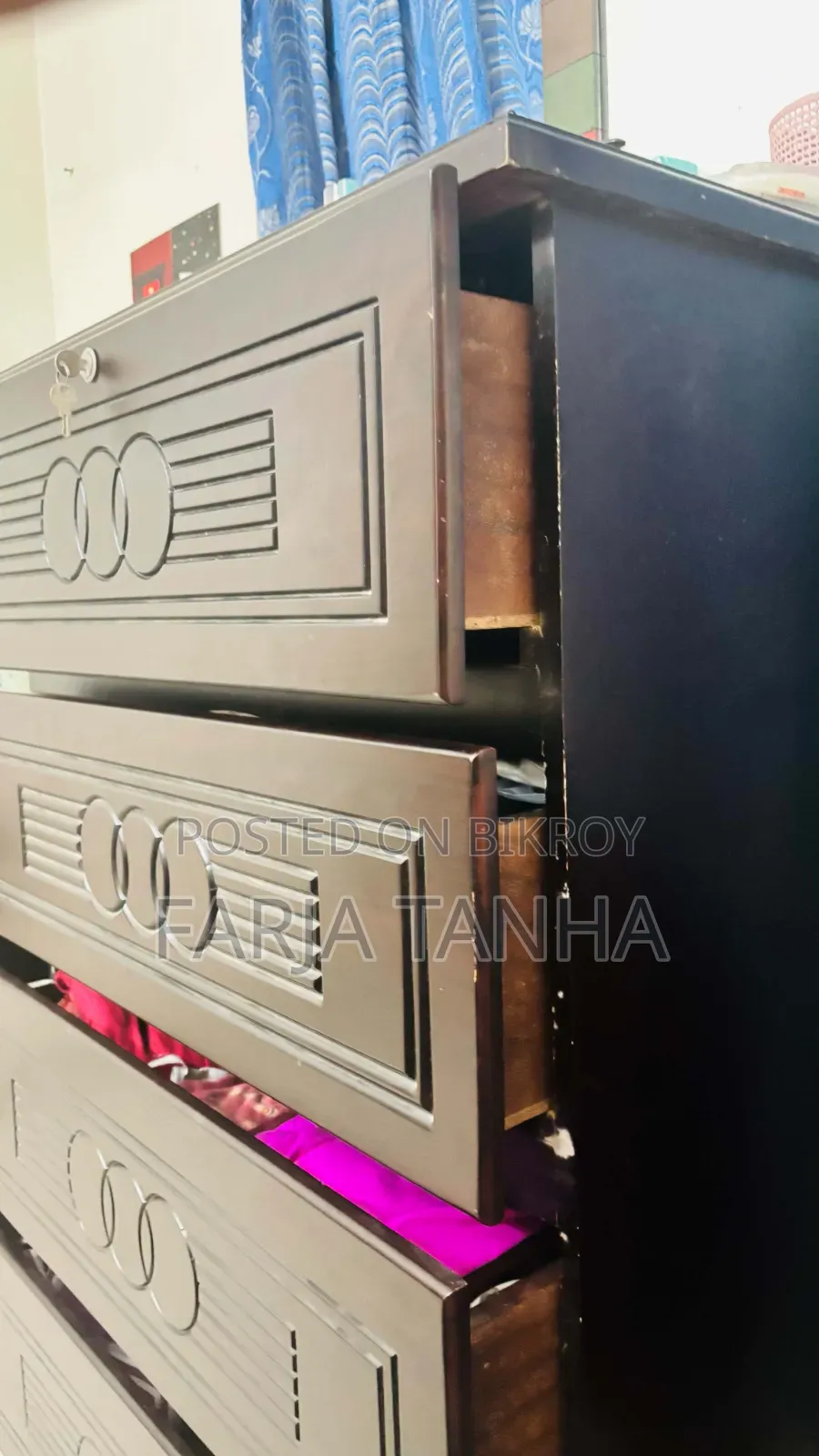Wardrobe Sell Post