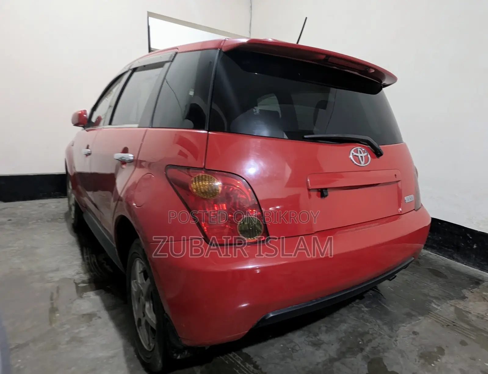 Toyota IST 2004 Red