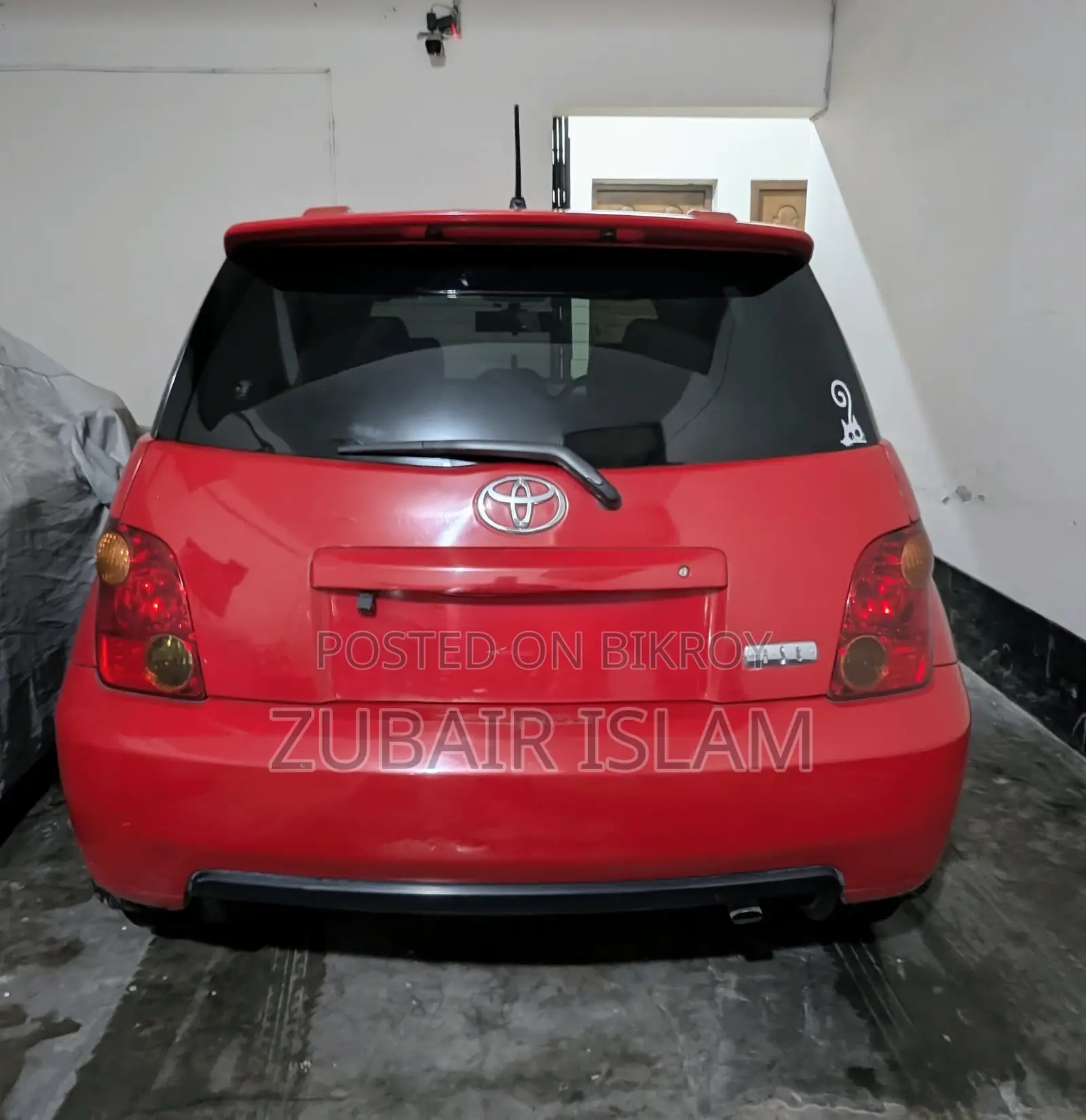 Toyota IST 2004 Red