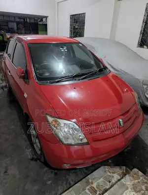 Toyota IST 2004 Red