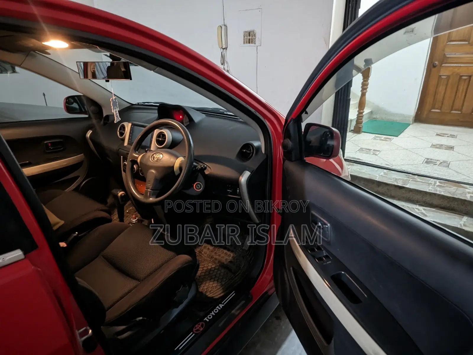 Toyota IST 2004 Red