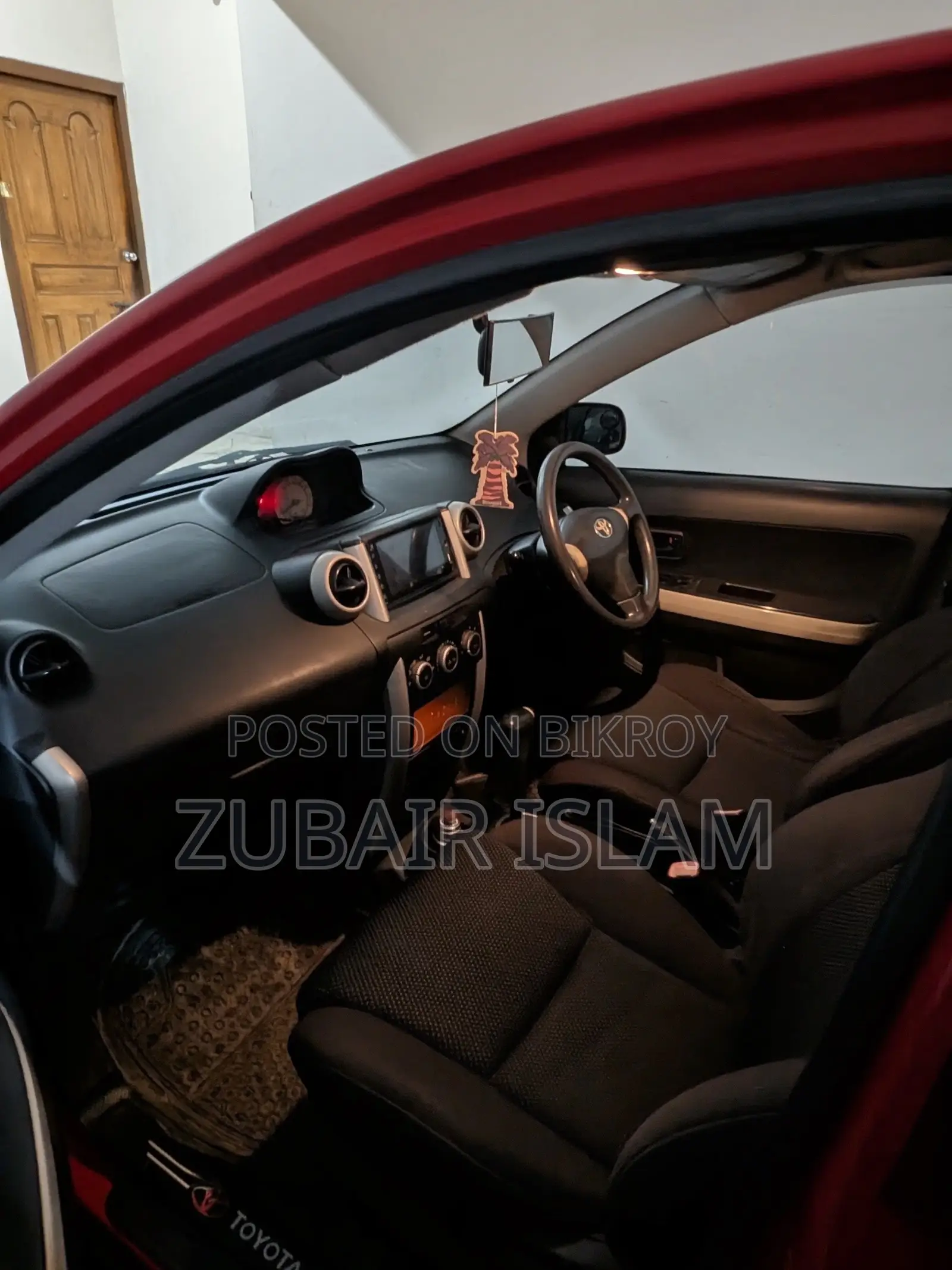 Toyota IST 2004 Red