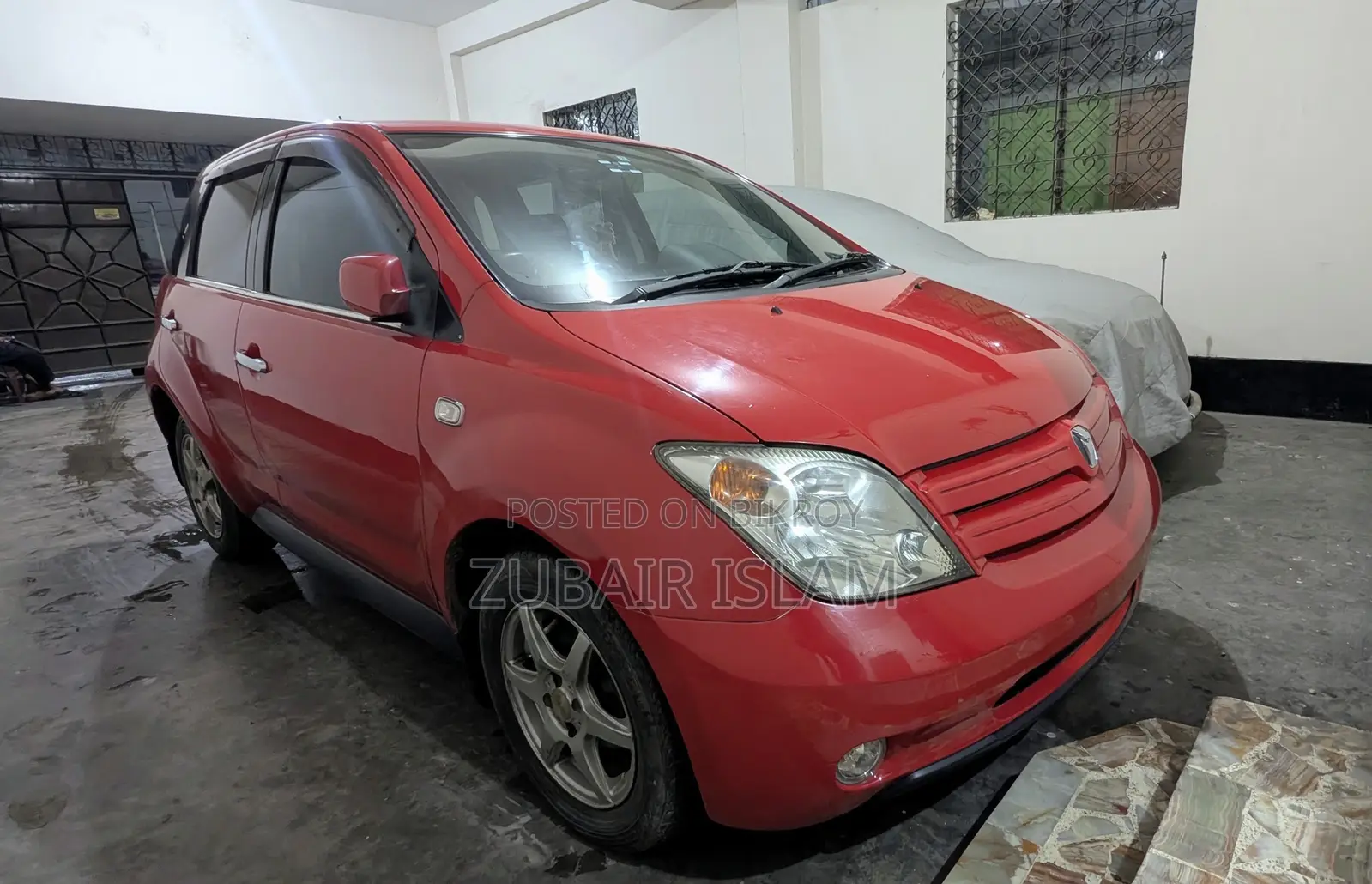 Toyota IST 2004 Red