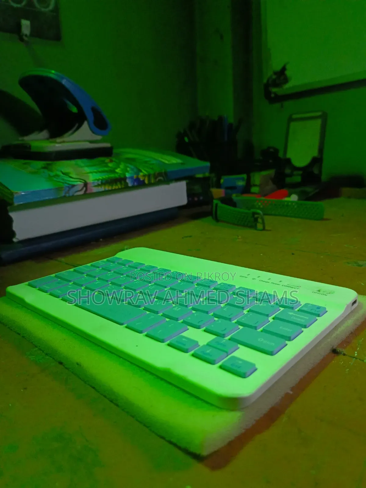 Bluetooth Keyboard With 2 in 1 Bluetooth Mouse