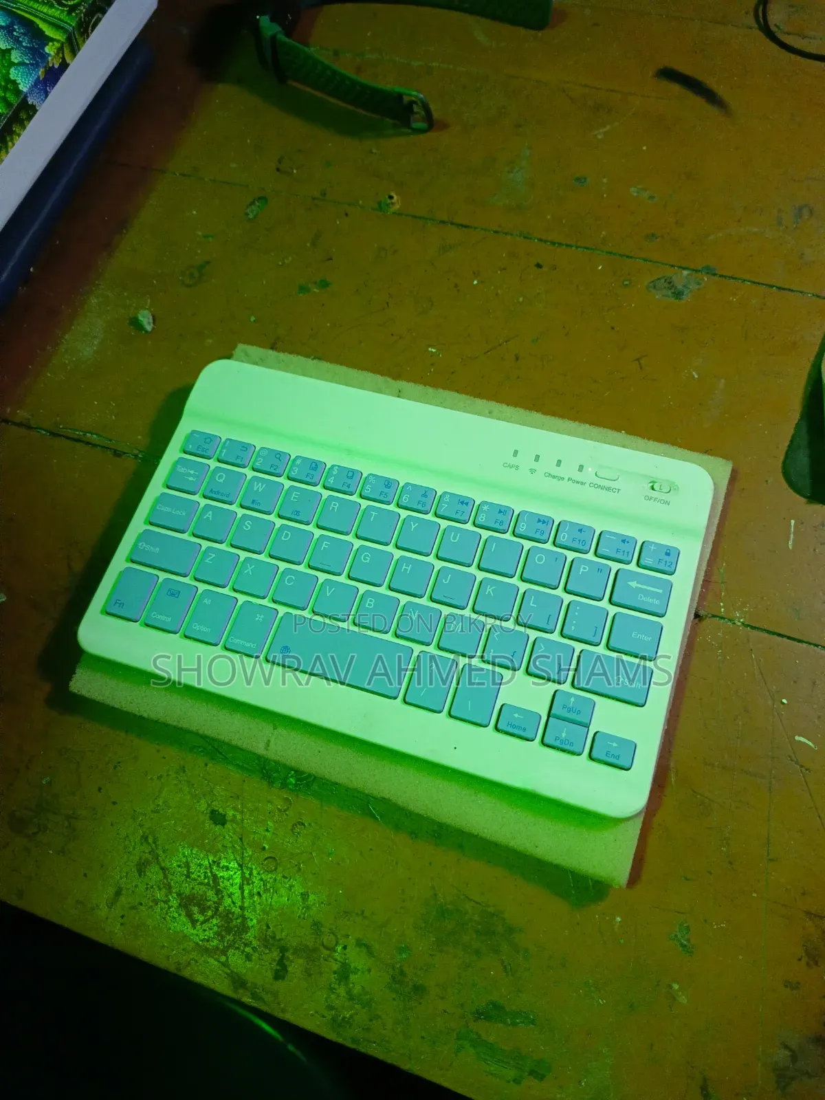 Bluetooth Keyboard With 2 in 1 Bluetooth Mouse