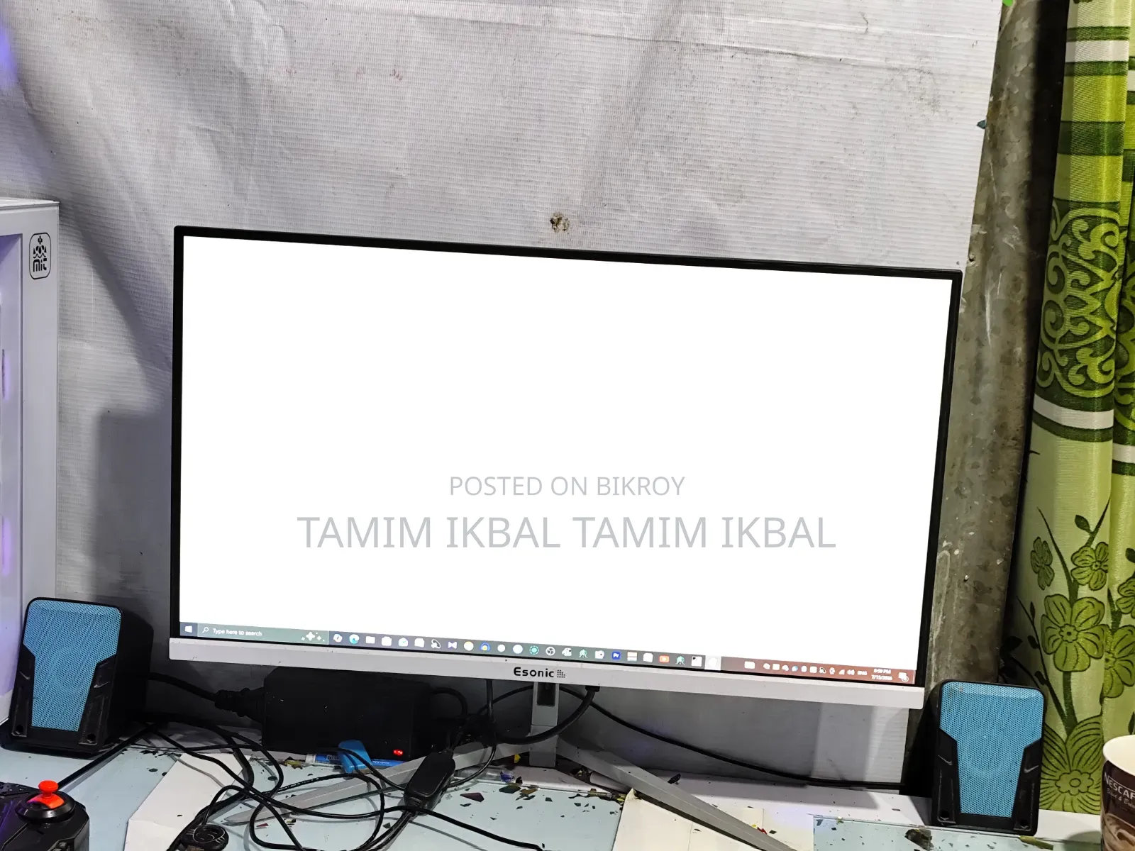22-inch Borderless Monitor for Sale