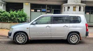 টয়োটা প্রোবক্স ২০১২ সিলভার