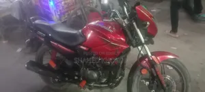 Hero Glamour 2018 Red