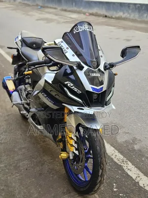 Yamaha R1 2023 Gray