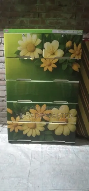 নতুন এবং ফ্রেশ ওয়ারড্রোব