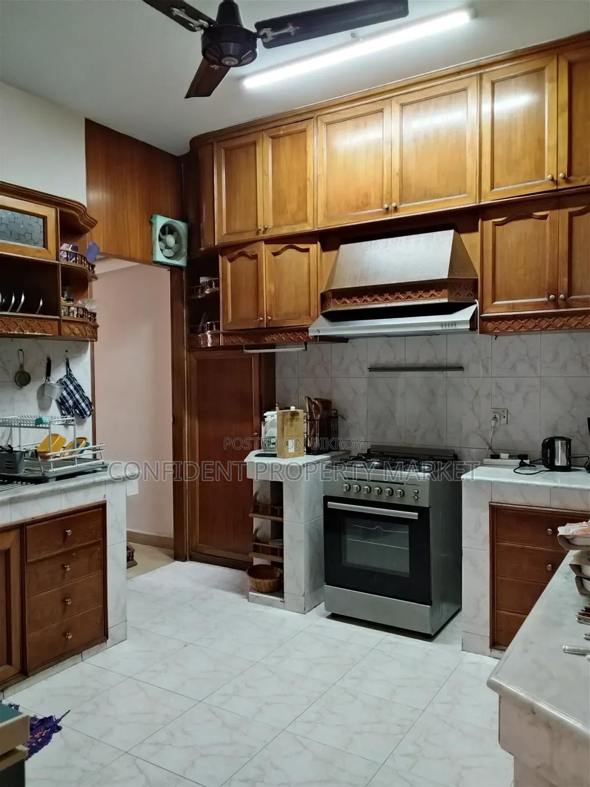 বারিধারায় ৩ বেডরুমের অ্যাপার্টমেন্ট বিক্রয়ের জন্য