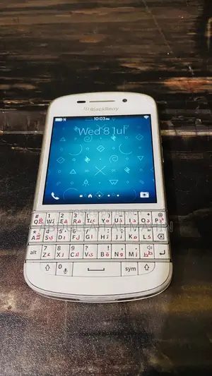 BlackBerry Q10 16 GB White