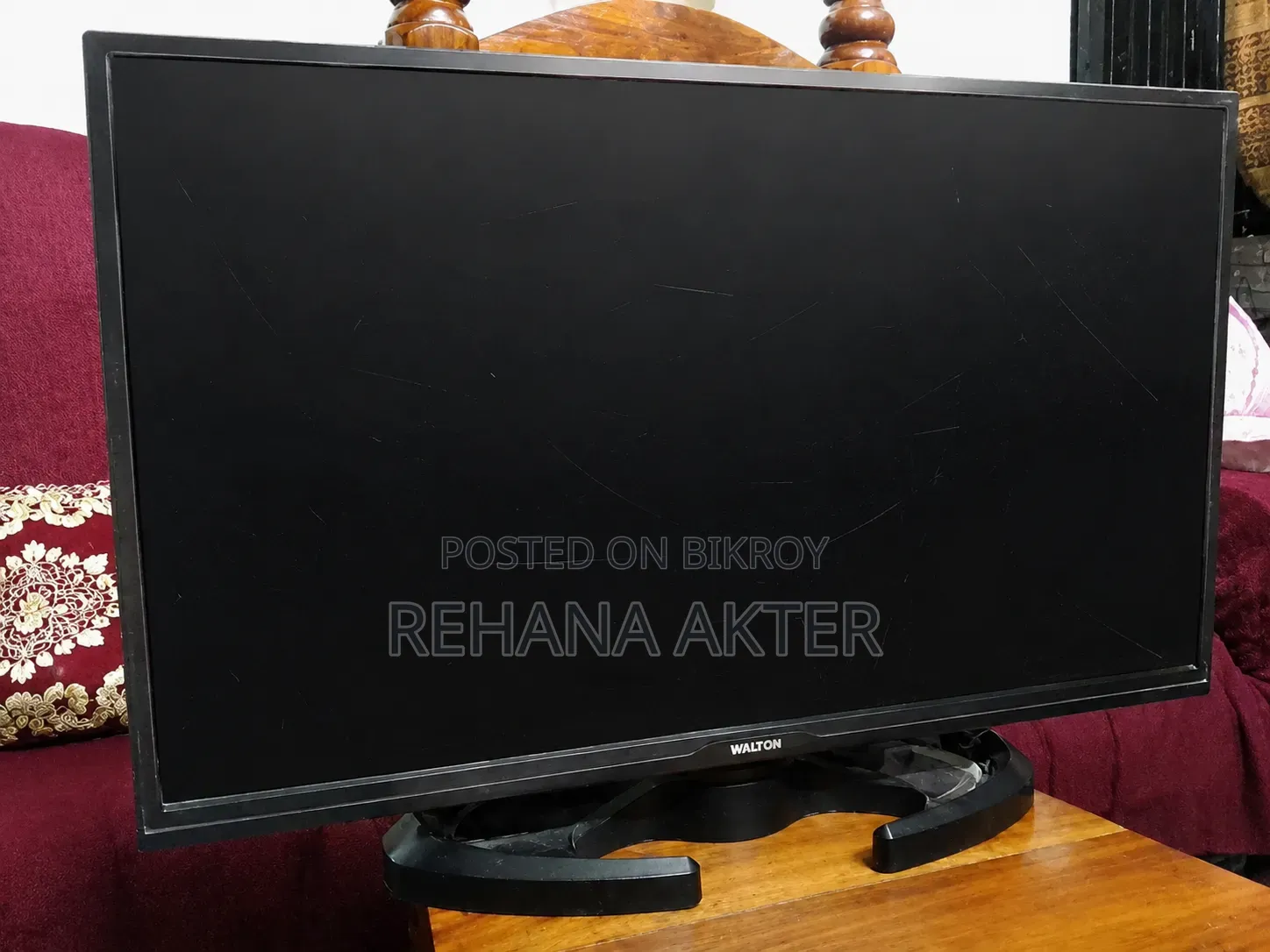 Walton 32" LED TV (Non-Smart) Broken Display
