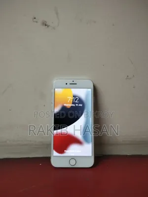 New Apple iPhone 7 32 GB Silver
