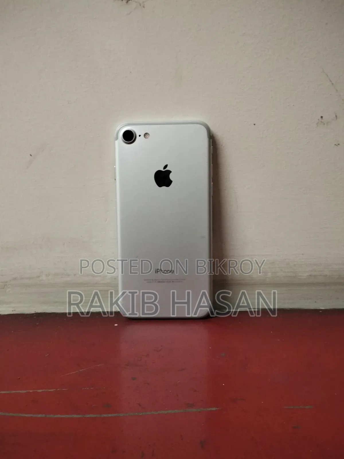 New Apple iPhone 7 32 GB Silver