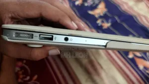 ল্যাপটপ অ্যাপল ম্যাকবুক এয়ার ২০১৫ ৮জিবি ইন্টেল কোর আই৫ এসএসডি ২৫৬জিবি