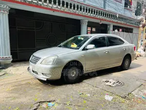 টয়োটা প্রিমিয়ো ২০০৪ সিলভার