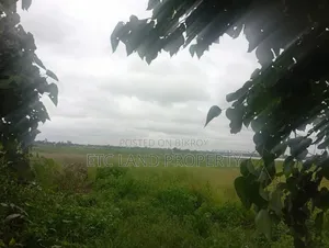 প্লট বিক্রয়ের জন্য