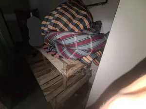 ২ টা খাট (২.৫ ফিট + ৩.৫ ফিট) তোষকও আছে।
