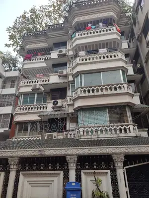 মহাখালী ডিওএইচএস-এ ৪ বেডরুমের অ্যাপার্টমেন্ট বিক্রয়ের জন্য
