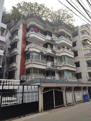 মহাখালী ডিওএইচএস-এ ৪ বেডরুমের অ্যাপার্টমেন্ট বিক্রয়ের জন্য