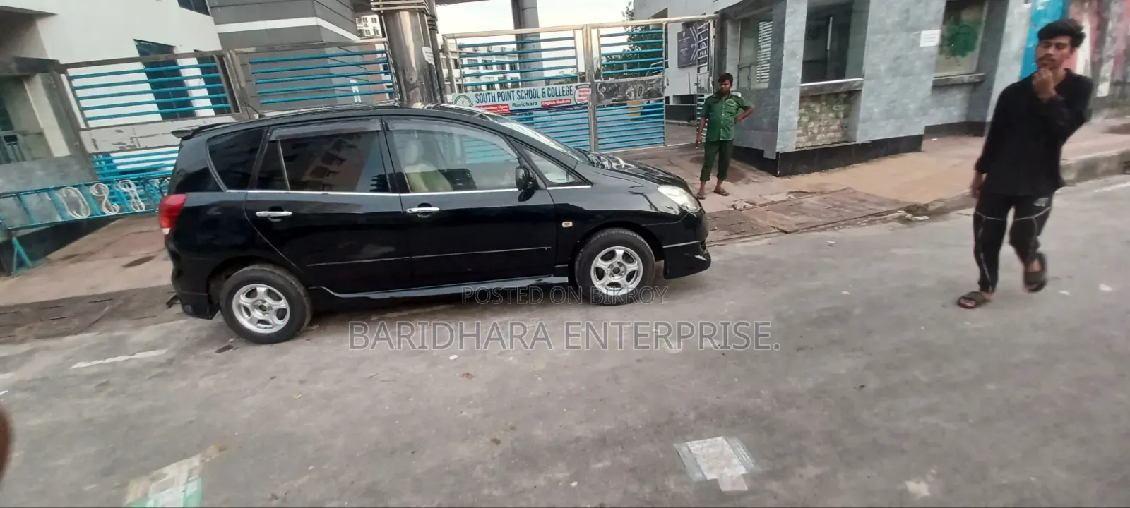 টয়োটা করোলা ২০০৪ কালো