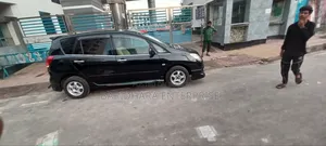 টয়োটা করোলা ২০০৪ কালো
