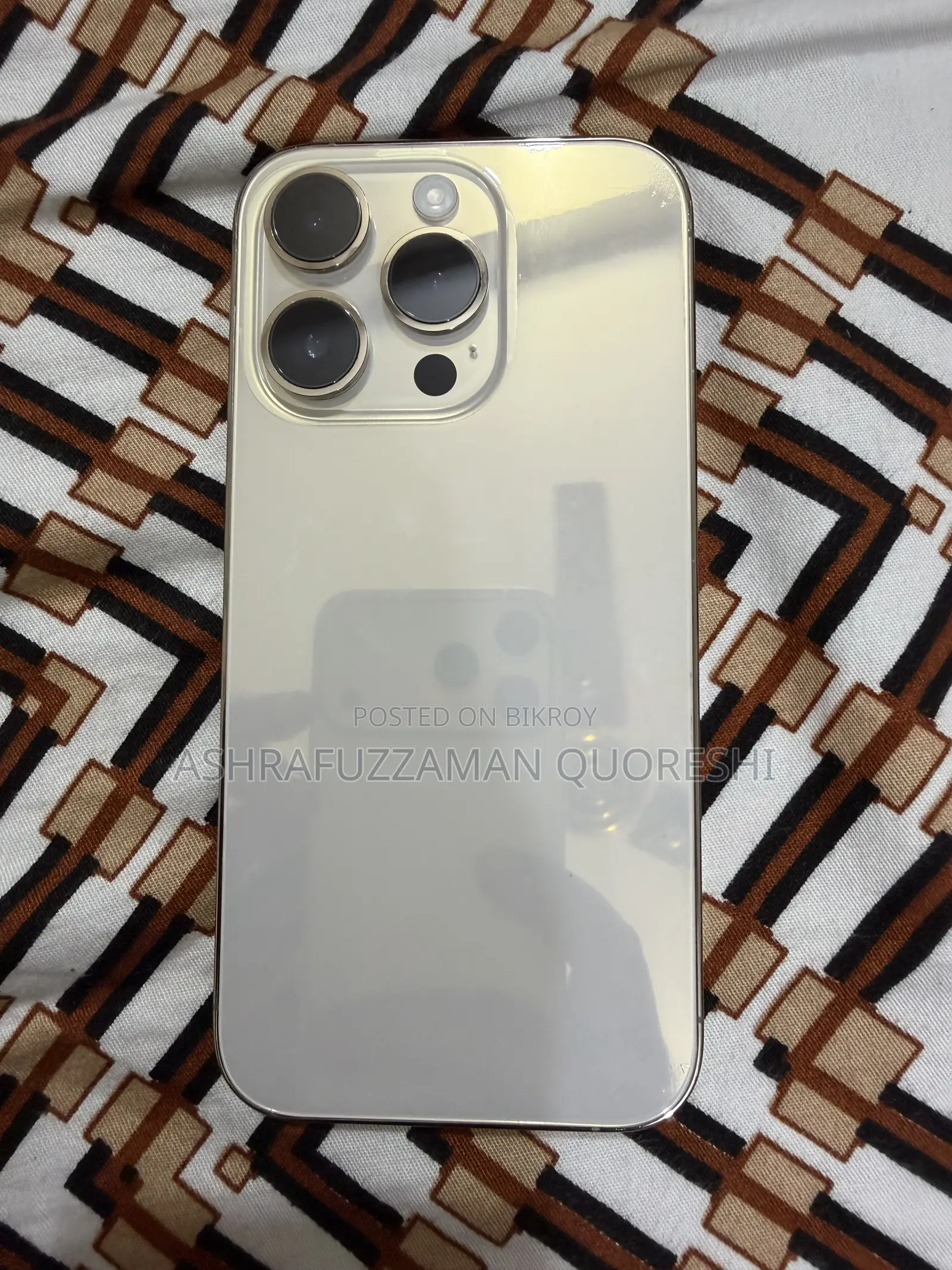 অ্যাপল আইফোন ১৪ প্রো ২৫৬ জিবি গোল্ড